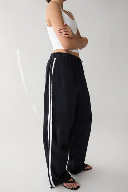 OVERSIZED TRACK PANT