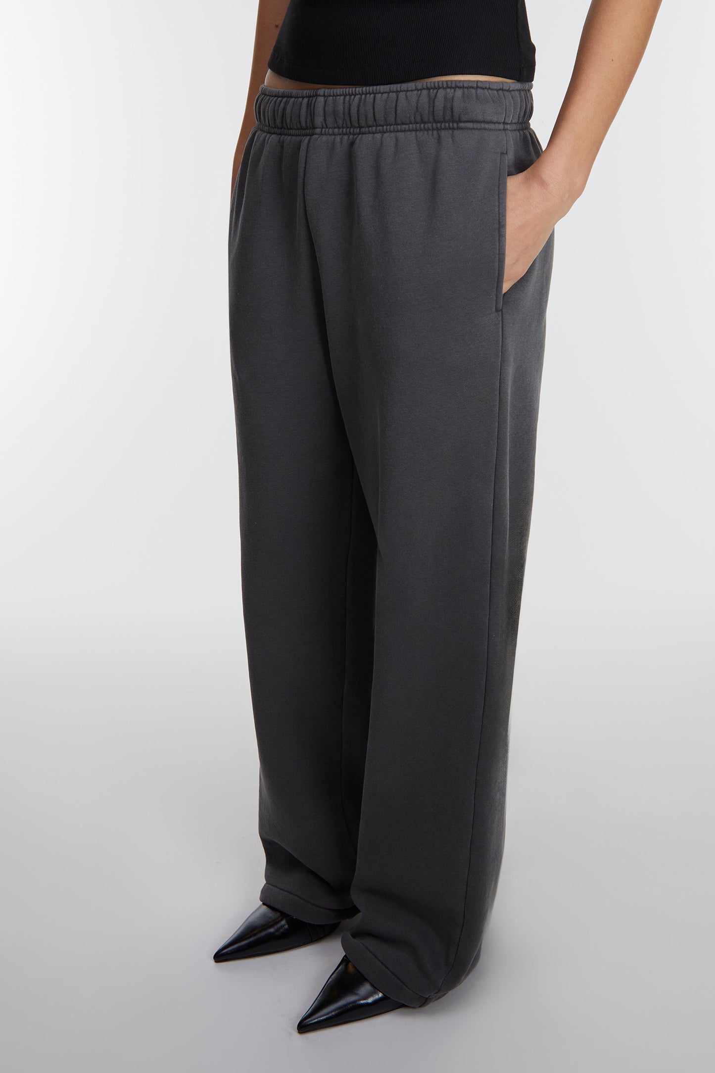FLEECE STUDIO STRAIGHT LEG SWEATPANT