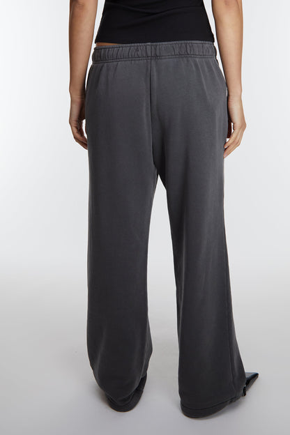 FLEECE STUDIO STRAIGHT LEG SWEATPANT