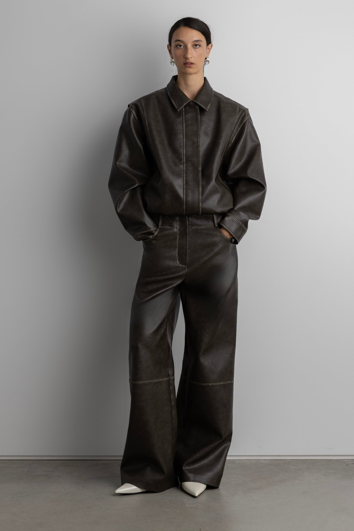 VEGAN LEATHER STRAIGHT LEG PANT