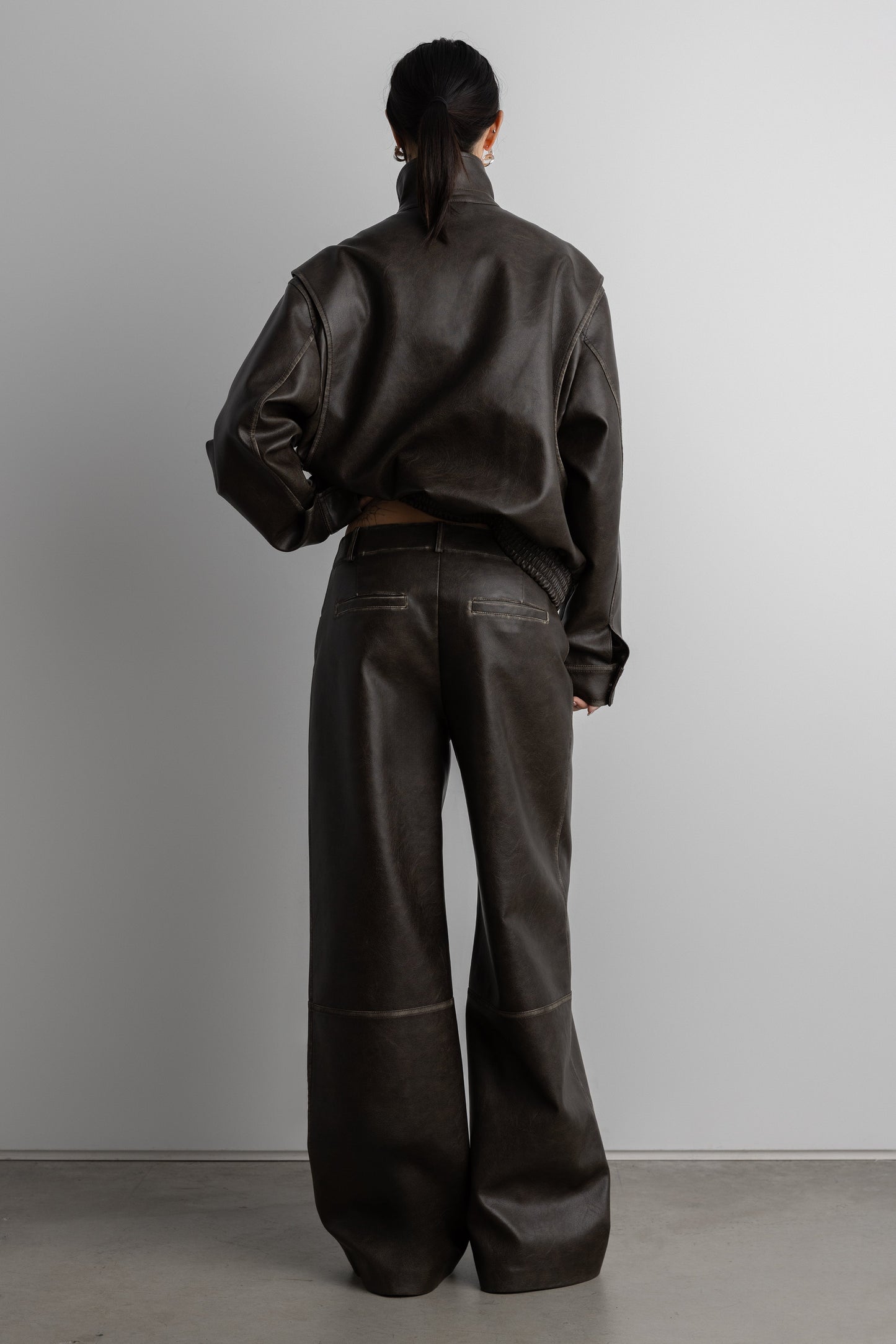 VEGAN LEATHER STRAIGHT LEG PANT