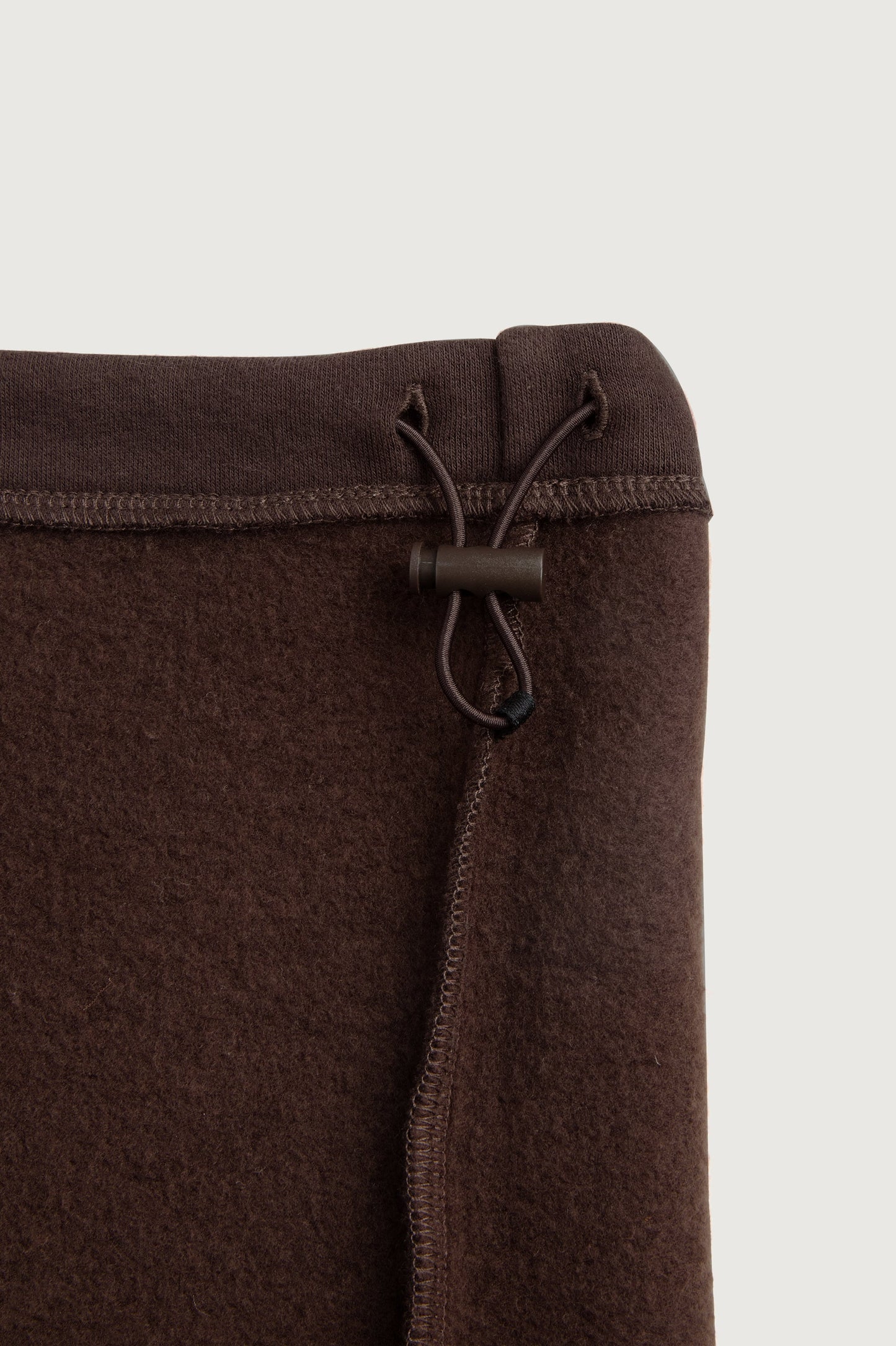 FLEECE STUDIO SWEATPANT WITH SHOCKCORD HEM