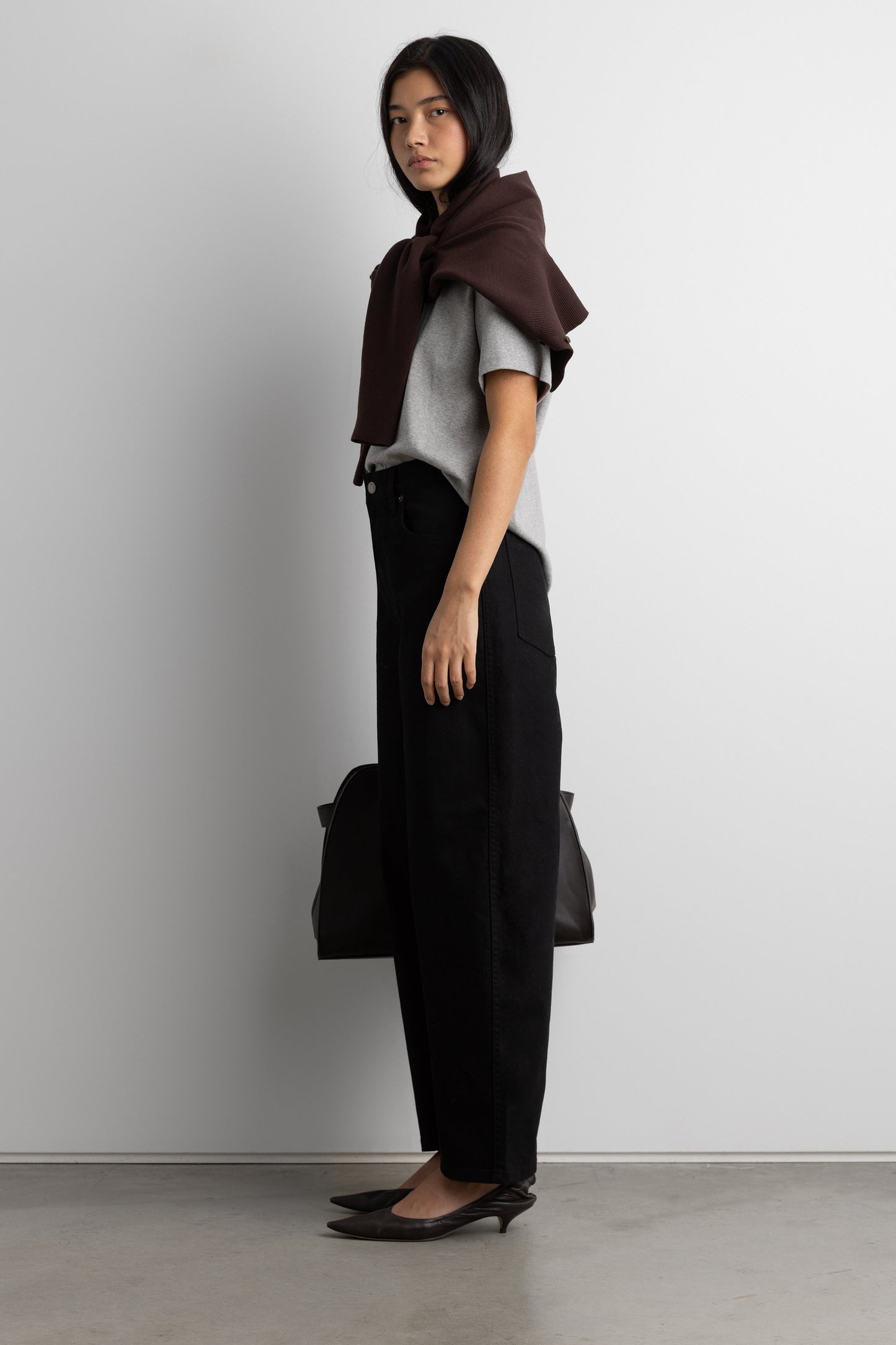 CROPPED LENGTH TWILL BARREL LEG PANT