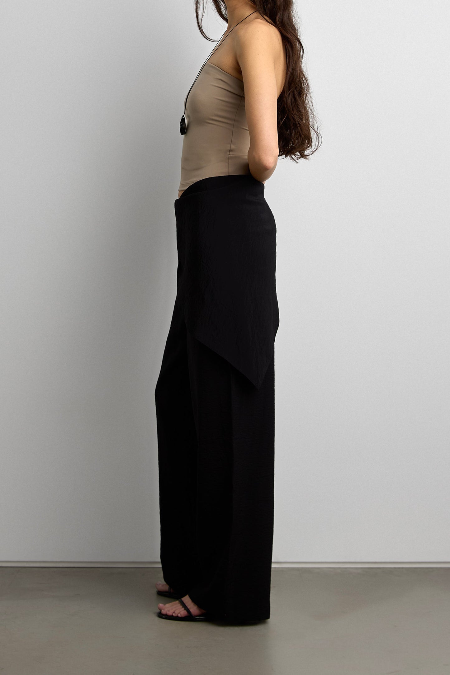 LIGHTWEIGHT CRINKLED PANT WITH WAIST SCARF