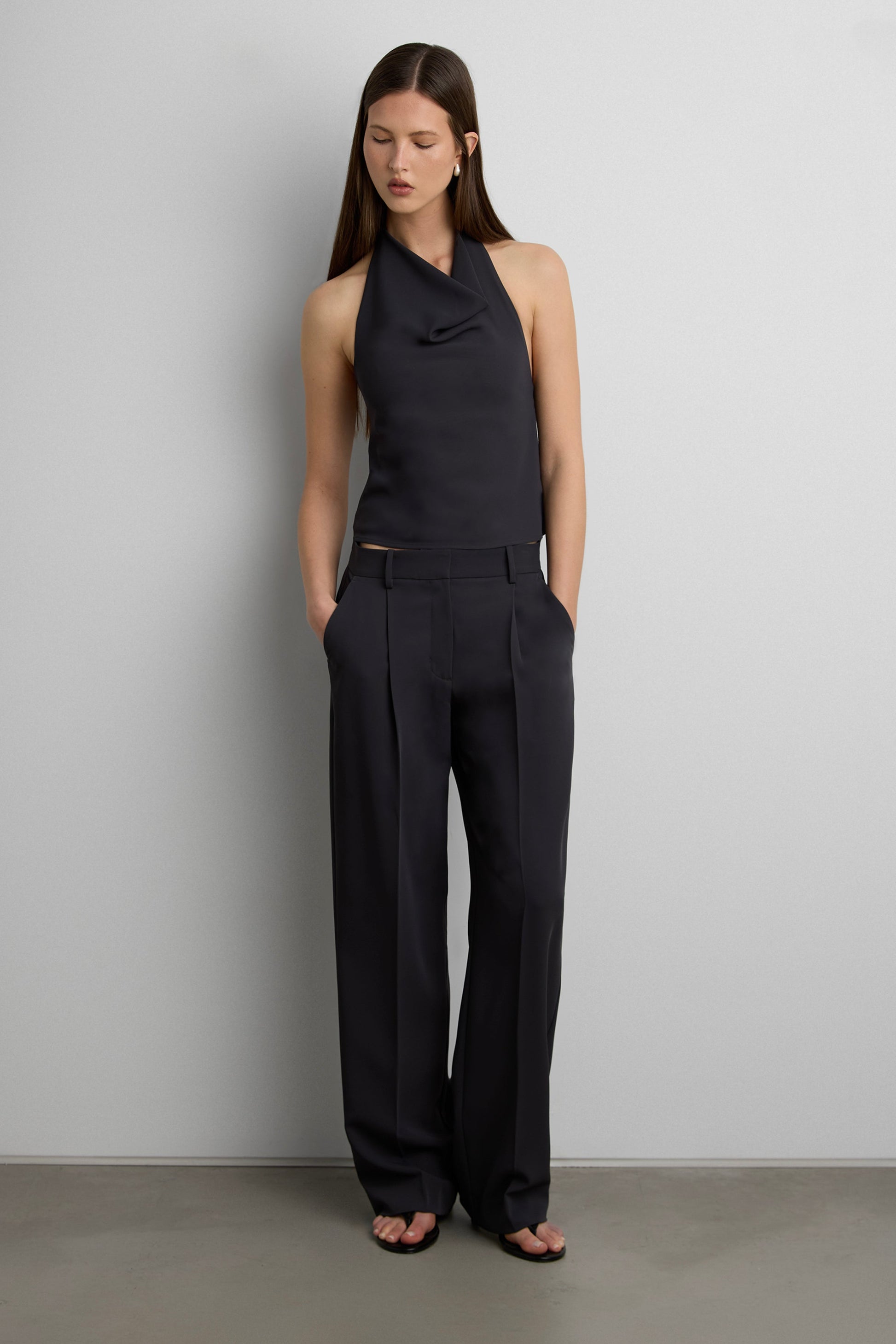 MID-RISE WIDE LEG SUITING TROUSER