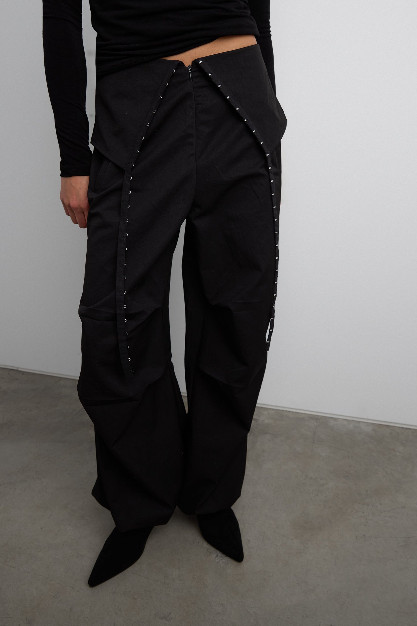 DRAPED WIDE LEG PANT WITH HOOK AND EYE DETAIL
