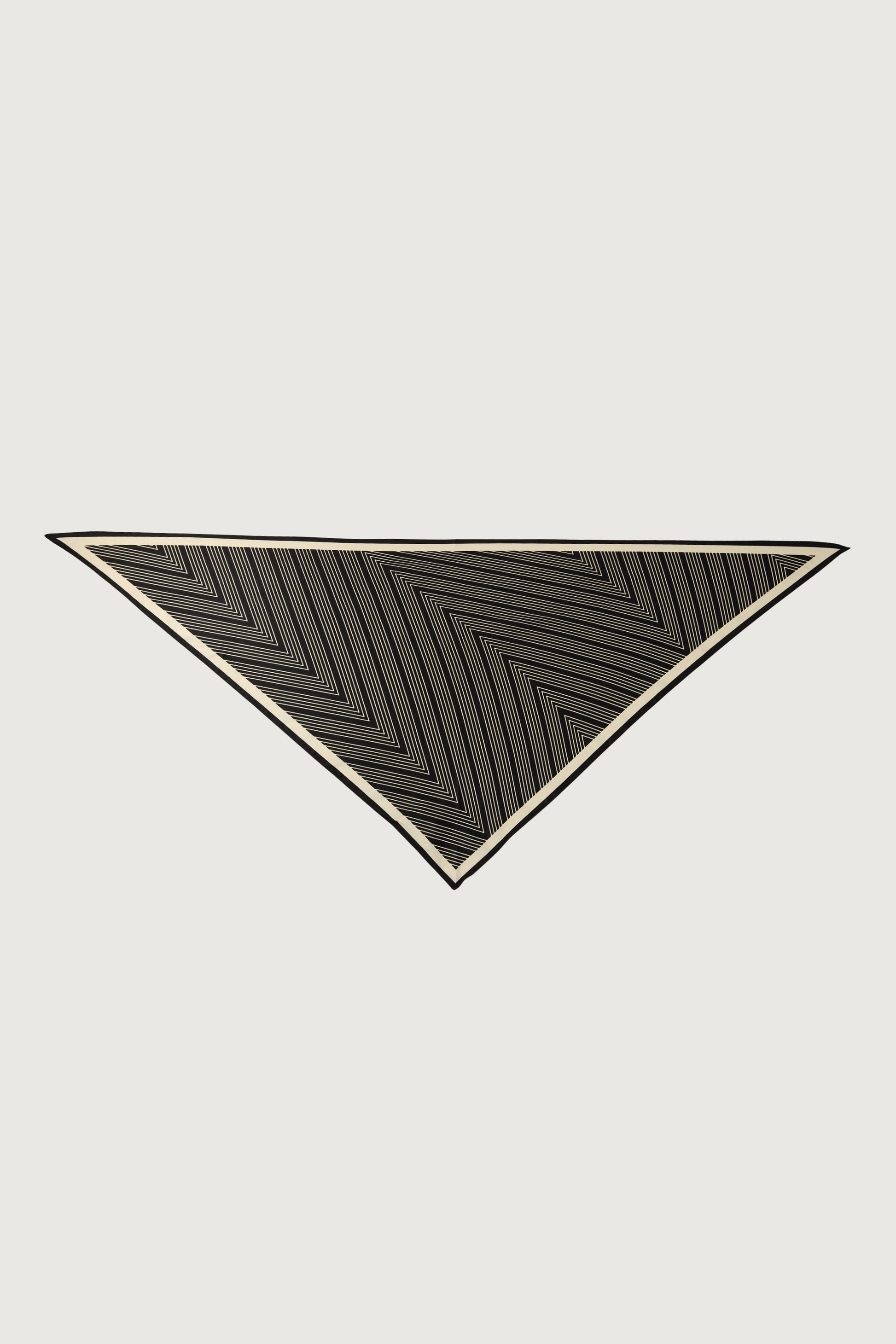MONOCHROME ZIGZAG SCARF