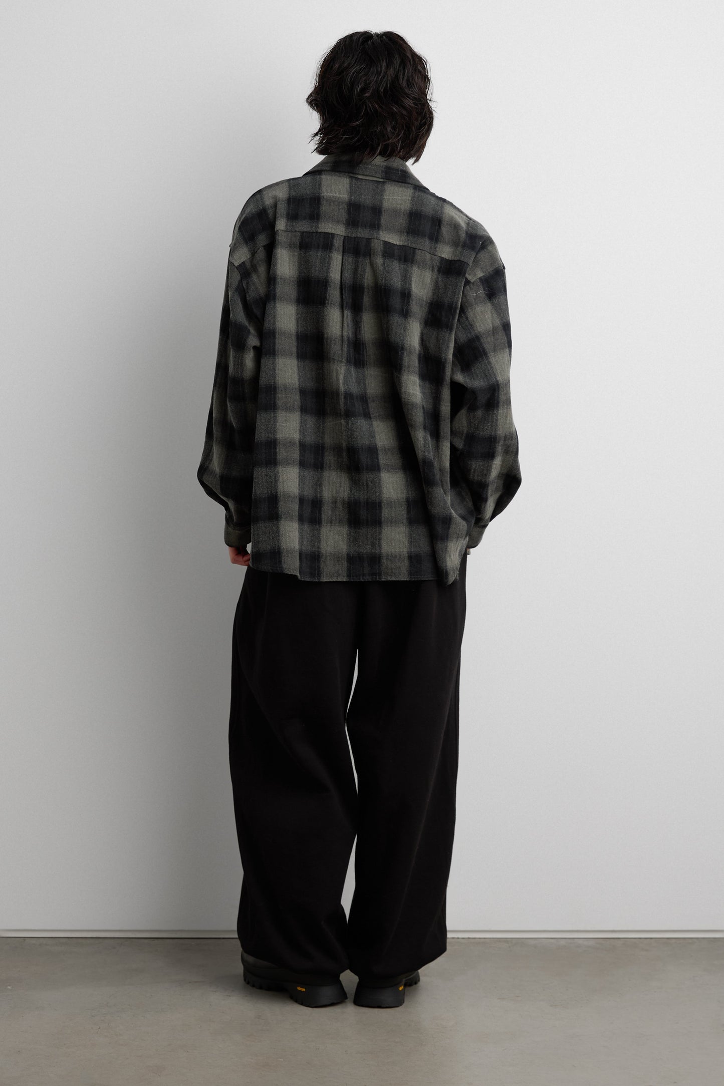 VINTAGE PLAID BUTTON UP SHIRT