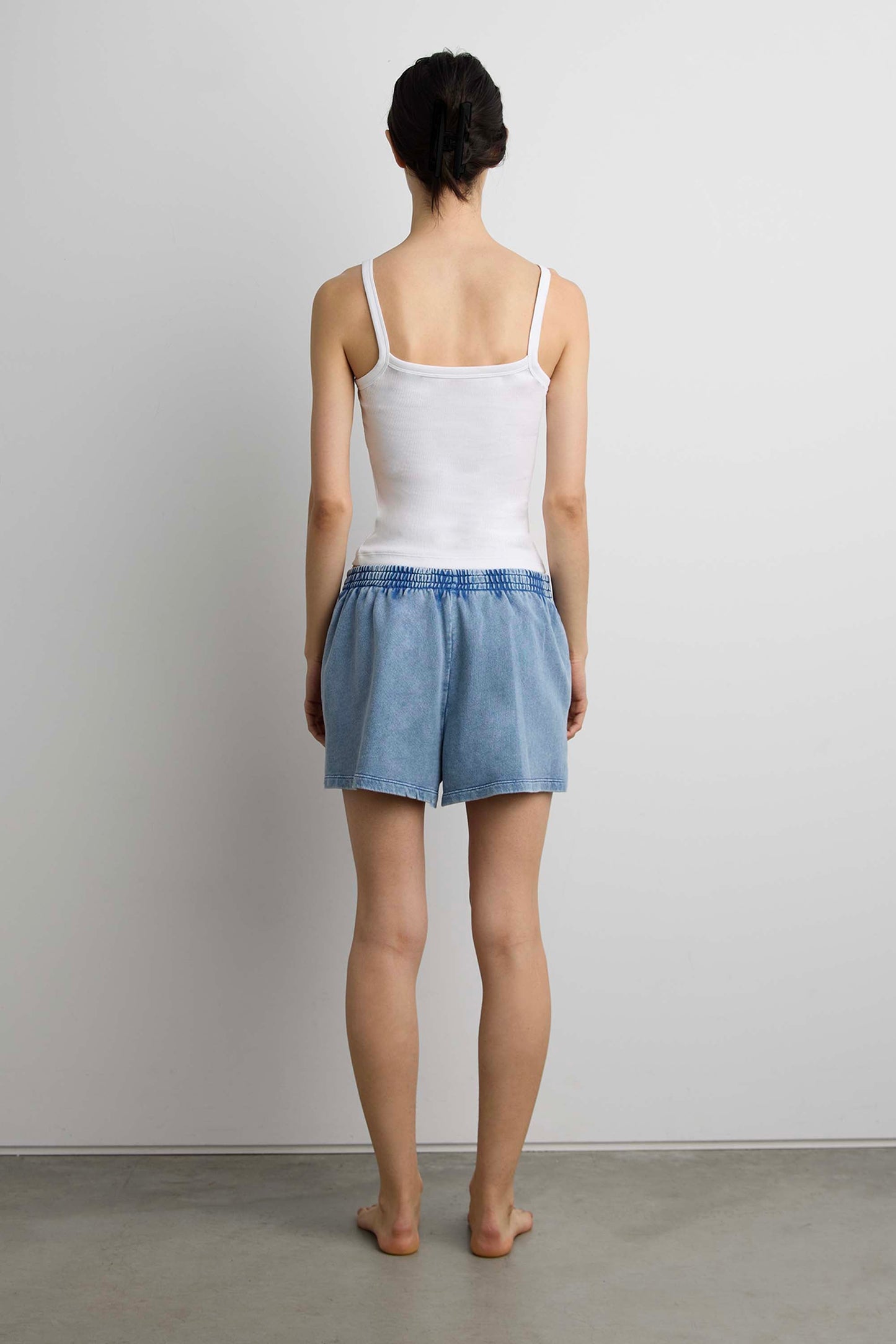 GARMENT DYED COTTON ELASTIC WAIST SHORT