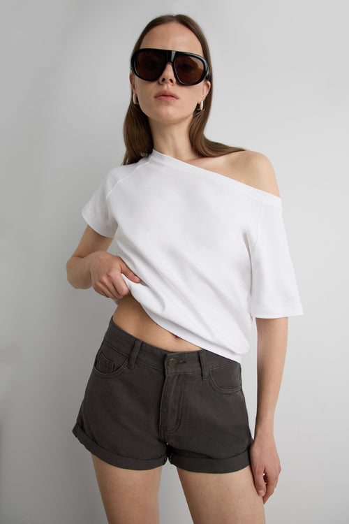 COTTON SHORT WITH CUFF DETAIL