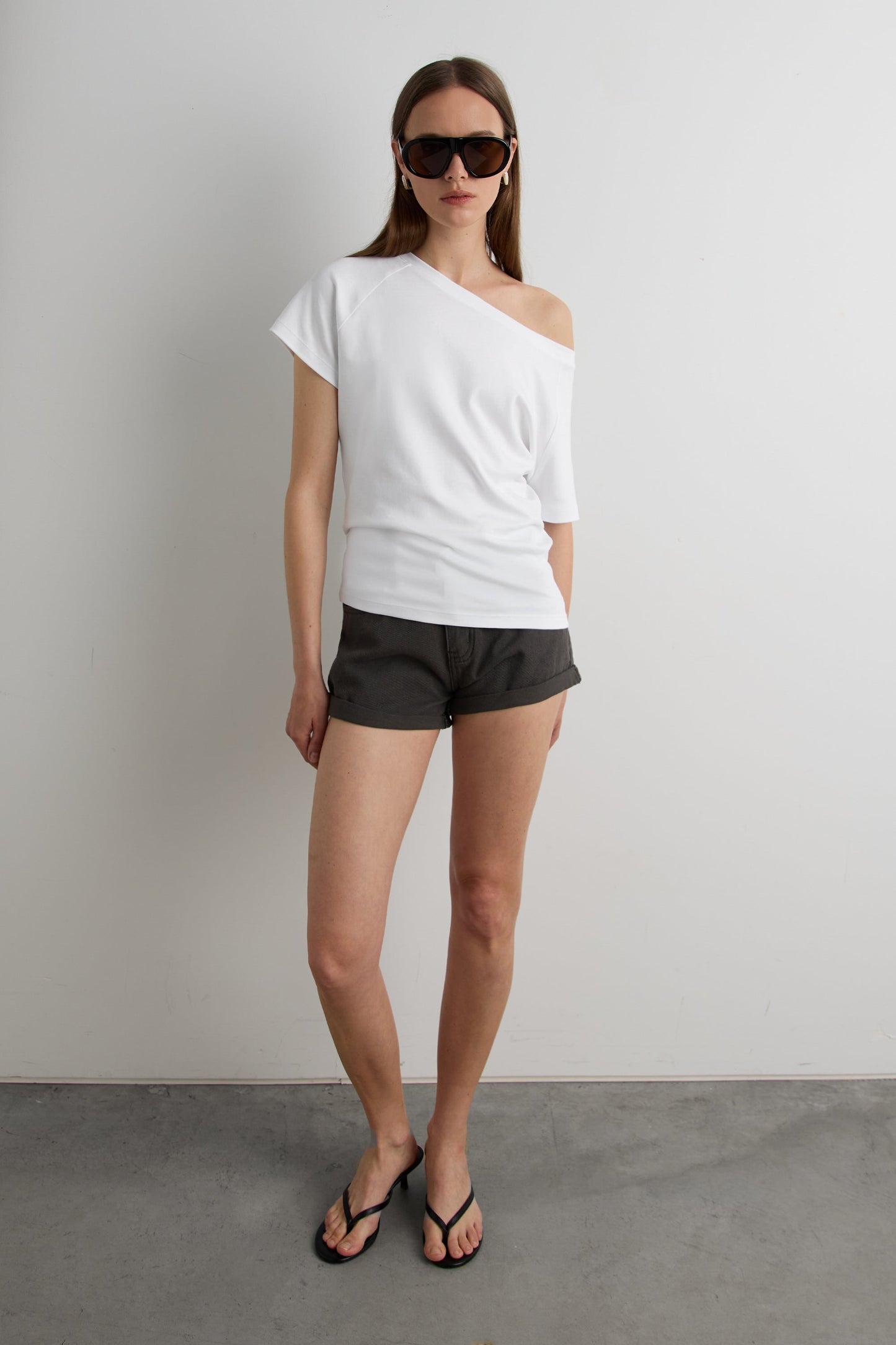 COTTON SHORT WITH CUFF DETAIL