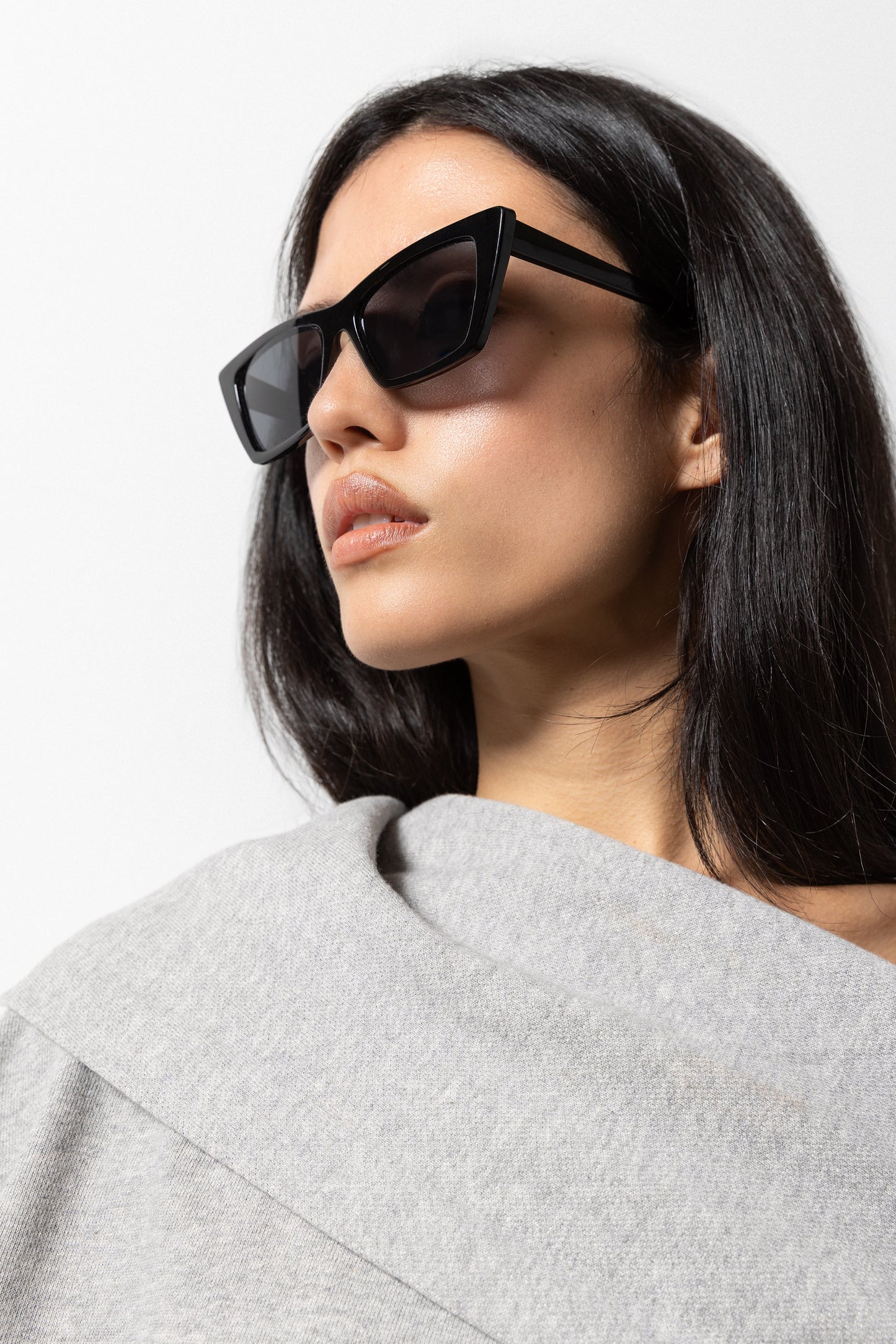 POINTED EDGE SUNGLASSES