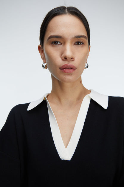 CONTRAST COLLARED SWEATER