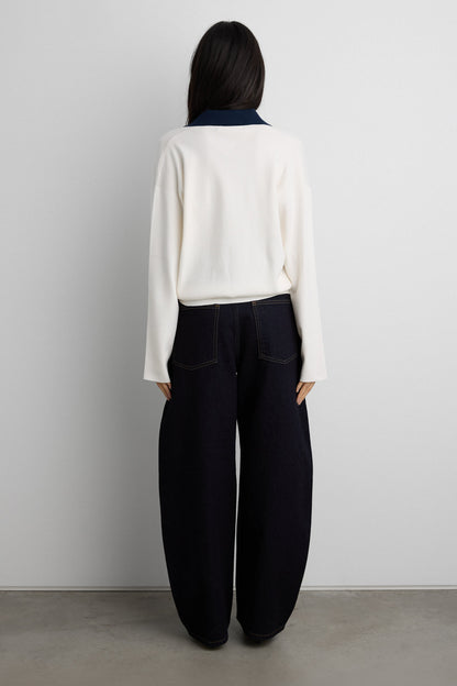 CONTRAST COLLARED SWEATER