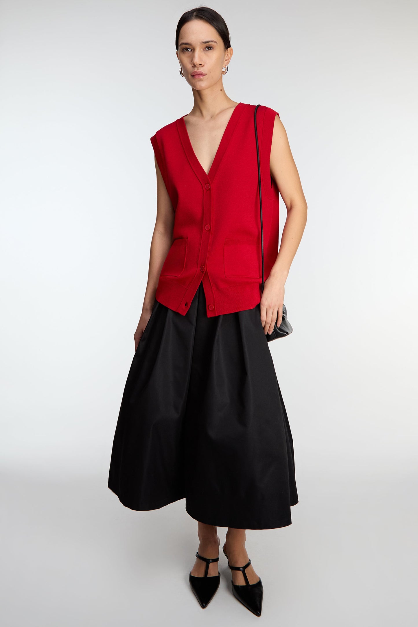 BUTTON FRONT SWEATER VEST