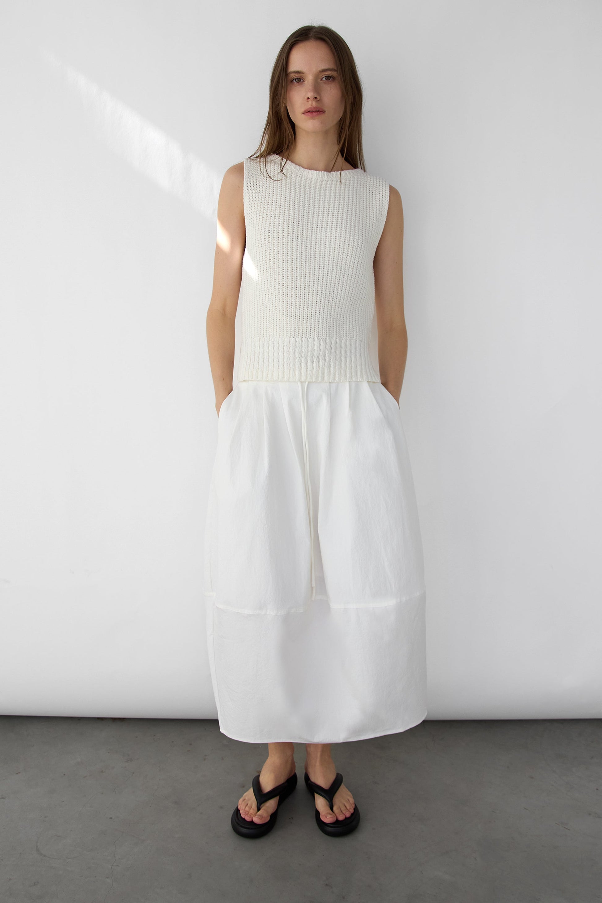 HIGH NECKLINE KNIT TANK