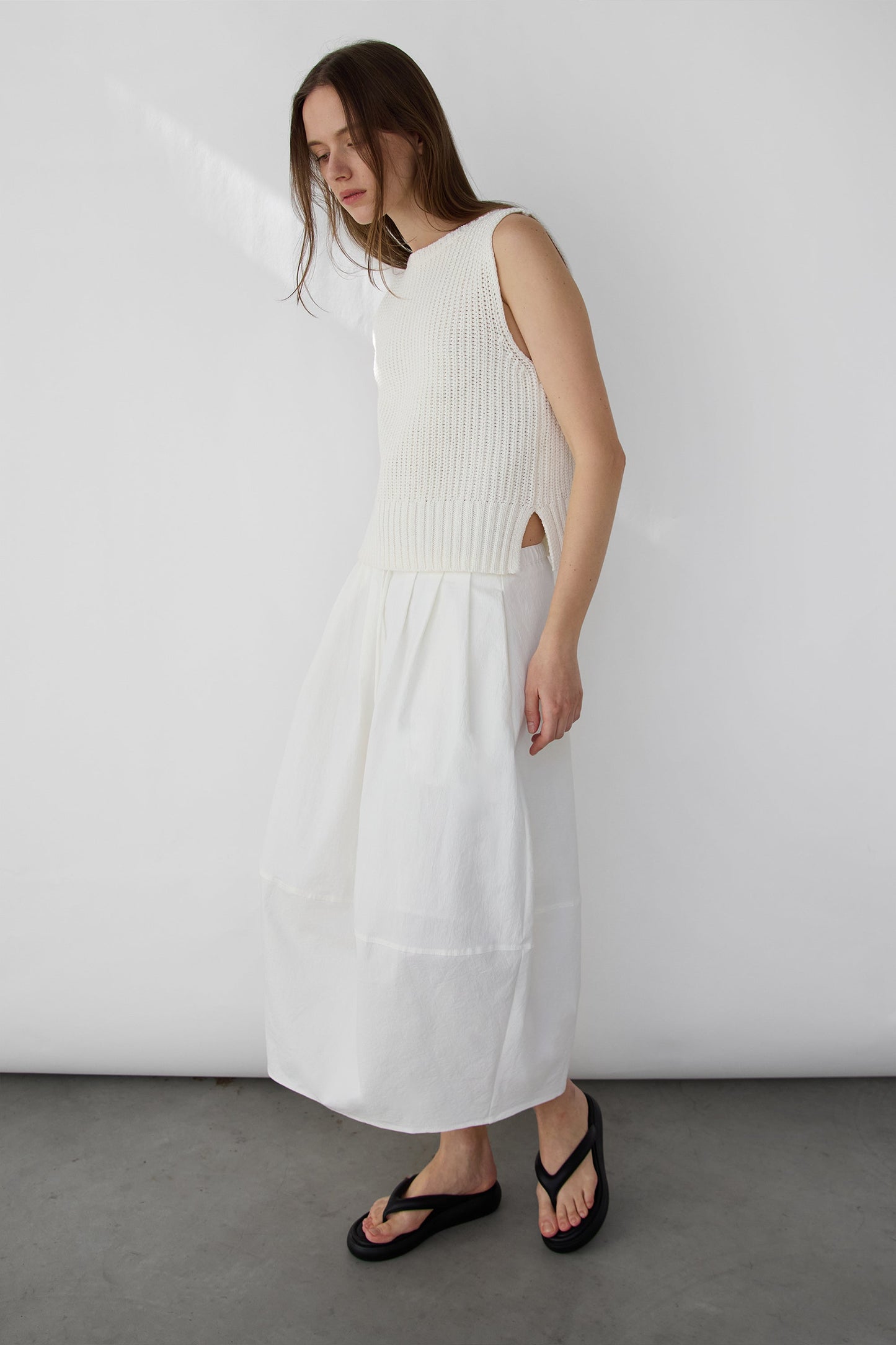 HIGH NECKLINE KNIT TANK