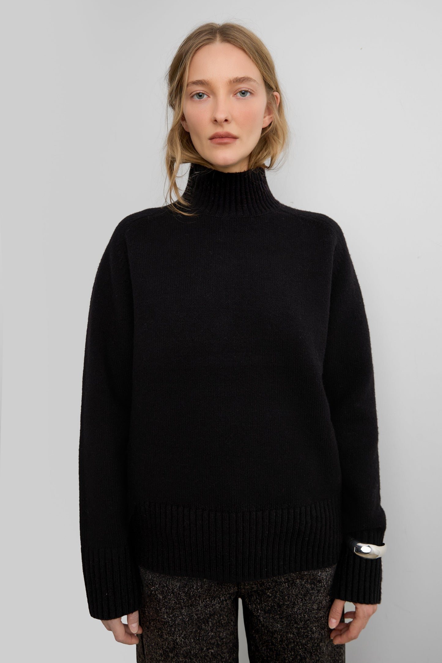 SOFT BRUSHED TURTLENECK SWEATER
