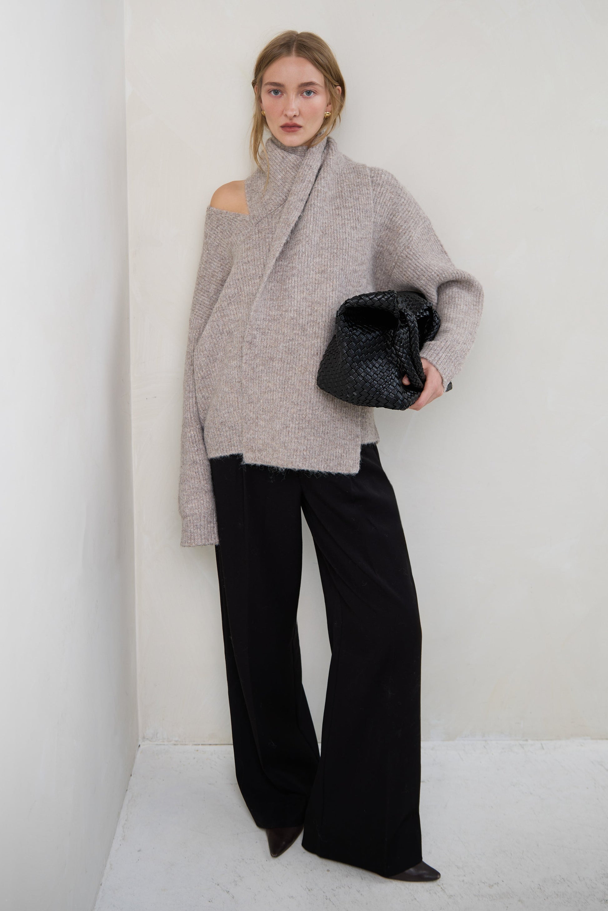 RIBBED SWEATER WITH SCARF