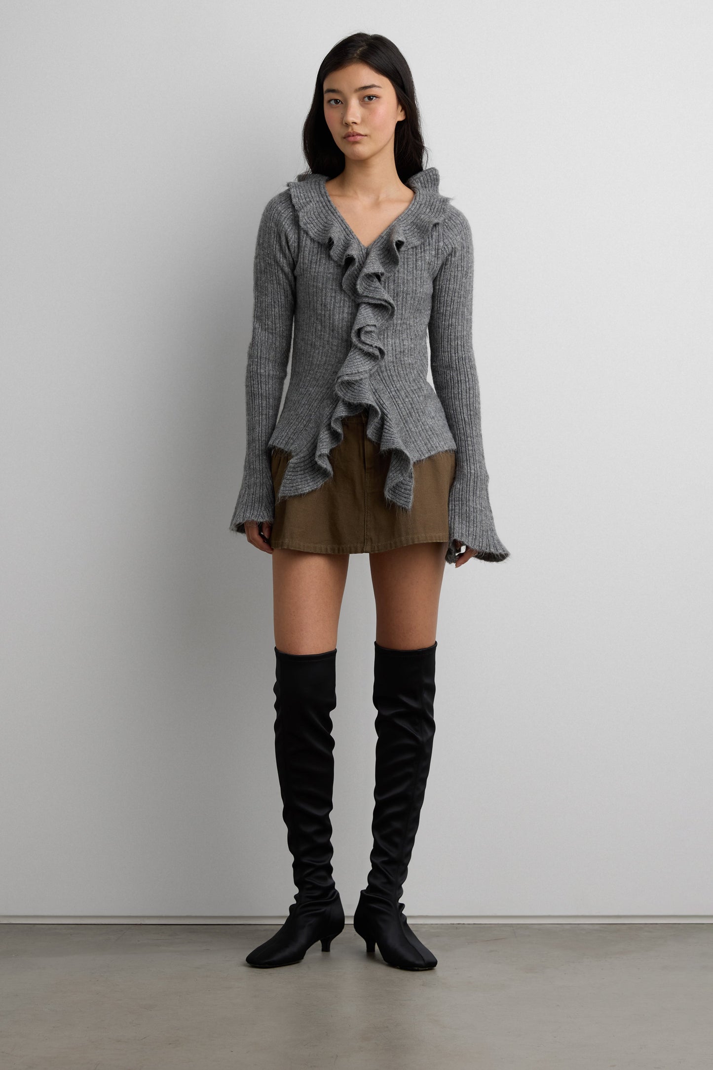 RUFFLED V-NECK SWEATER