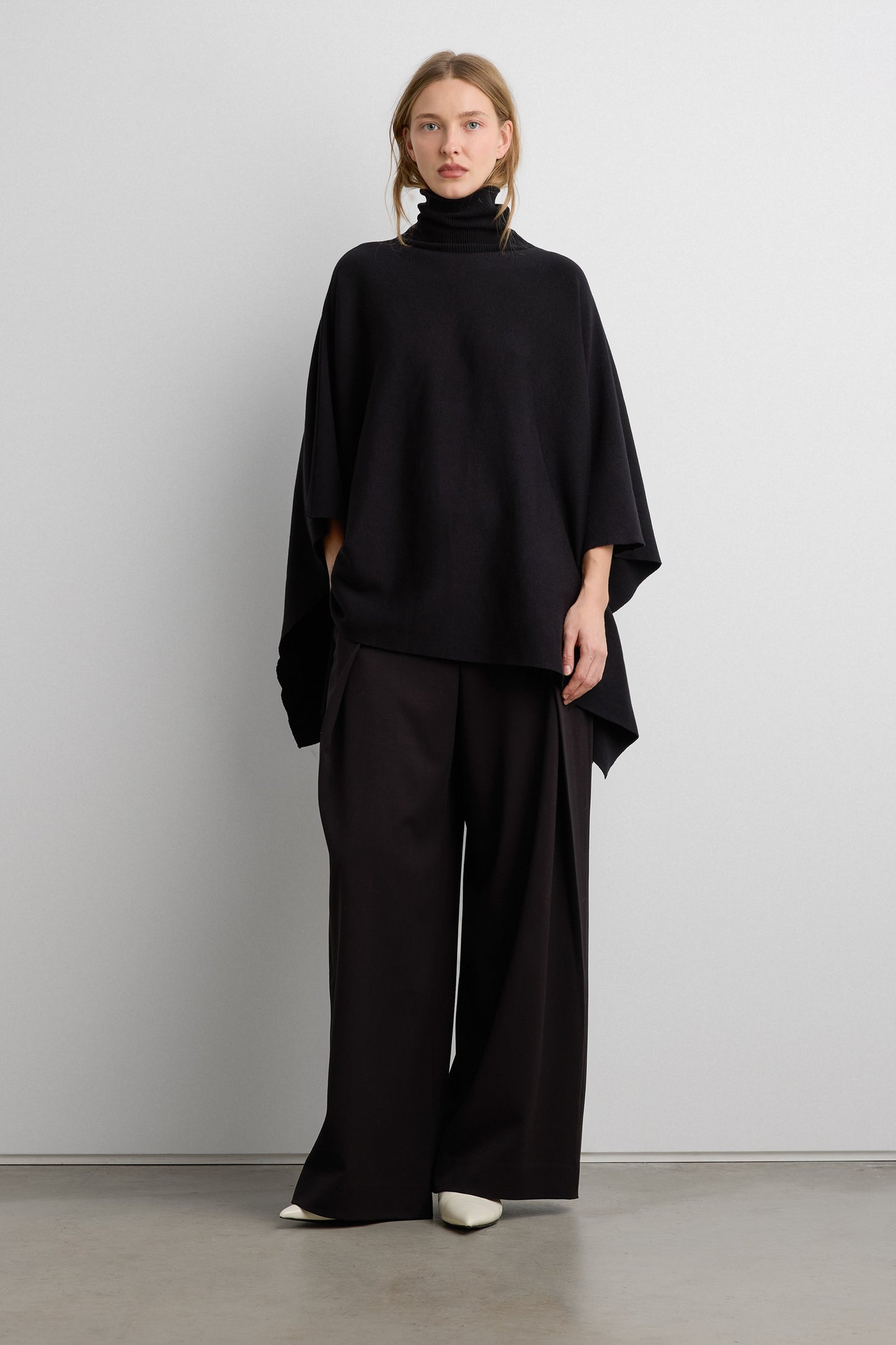 TURTLENECK CAPE