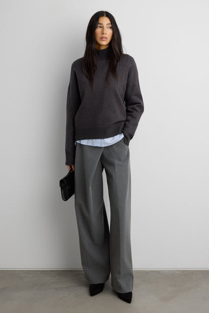 TURTLENECK SWEATER