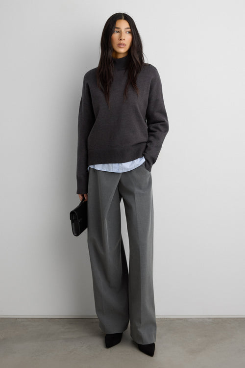 TURTLENECK SWEATER
