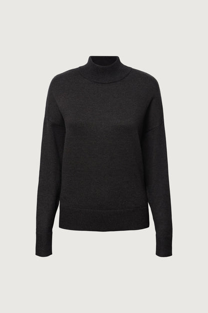 TURTLENECK SWEATER