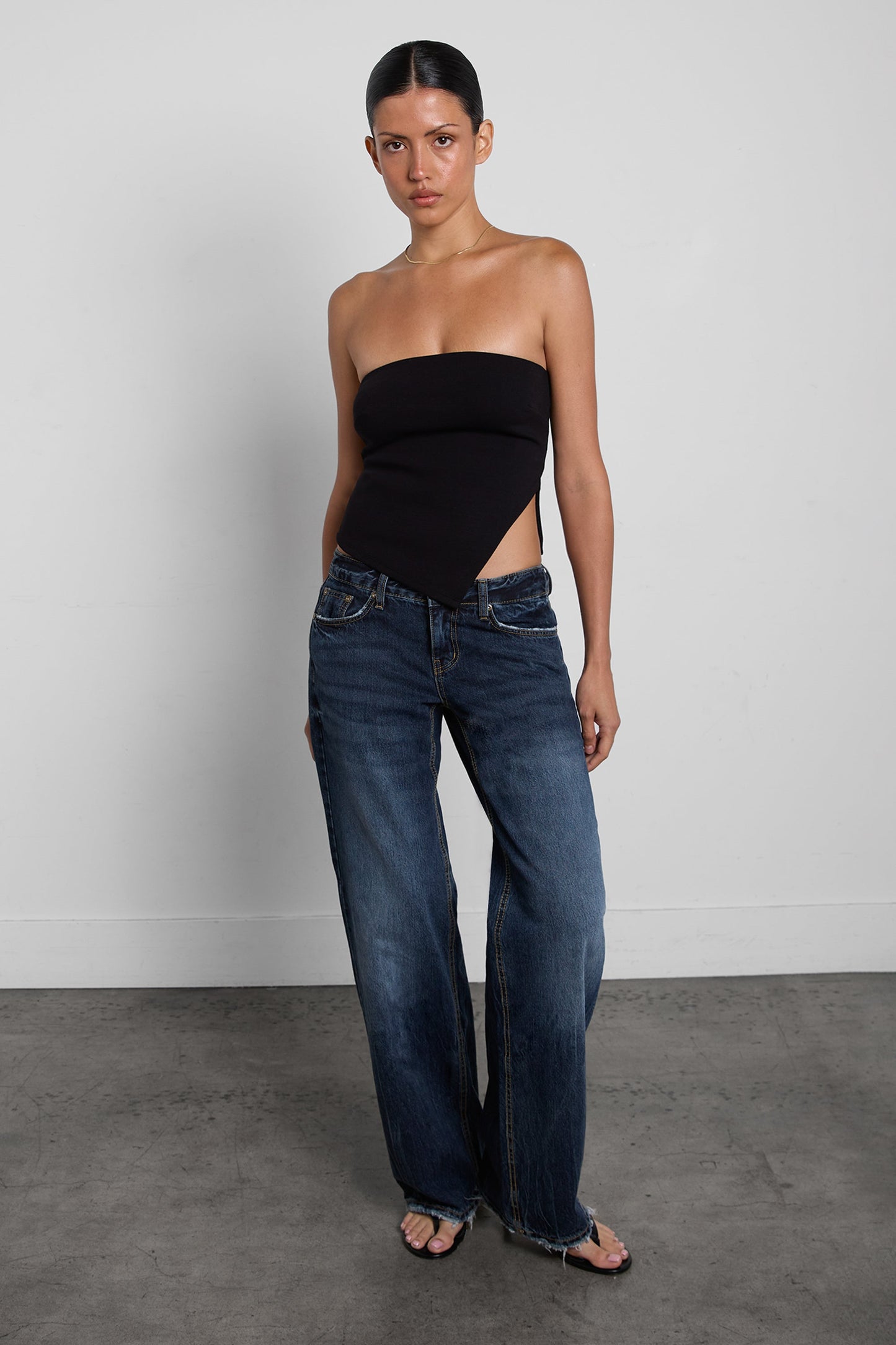 CROPPED TUBE TOP WITH SIDE SLIT