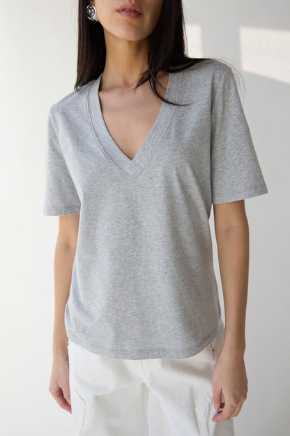 V-NECK T-SHIRT
