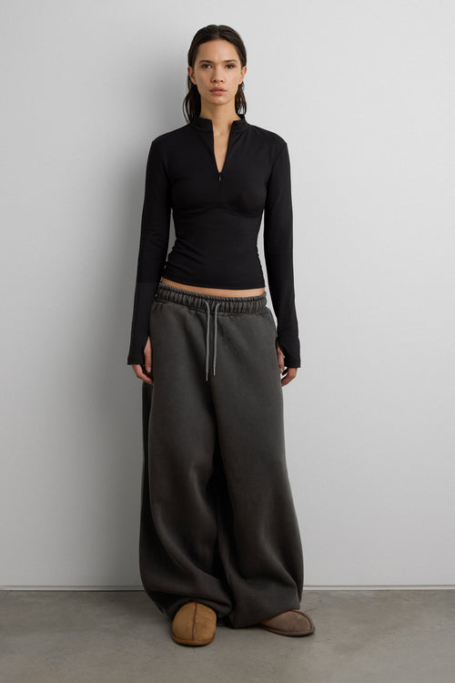 FITTED HALF ZIP MOCKNECK LONG SLEEVE TOP