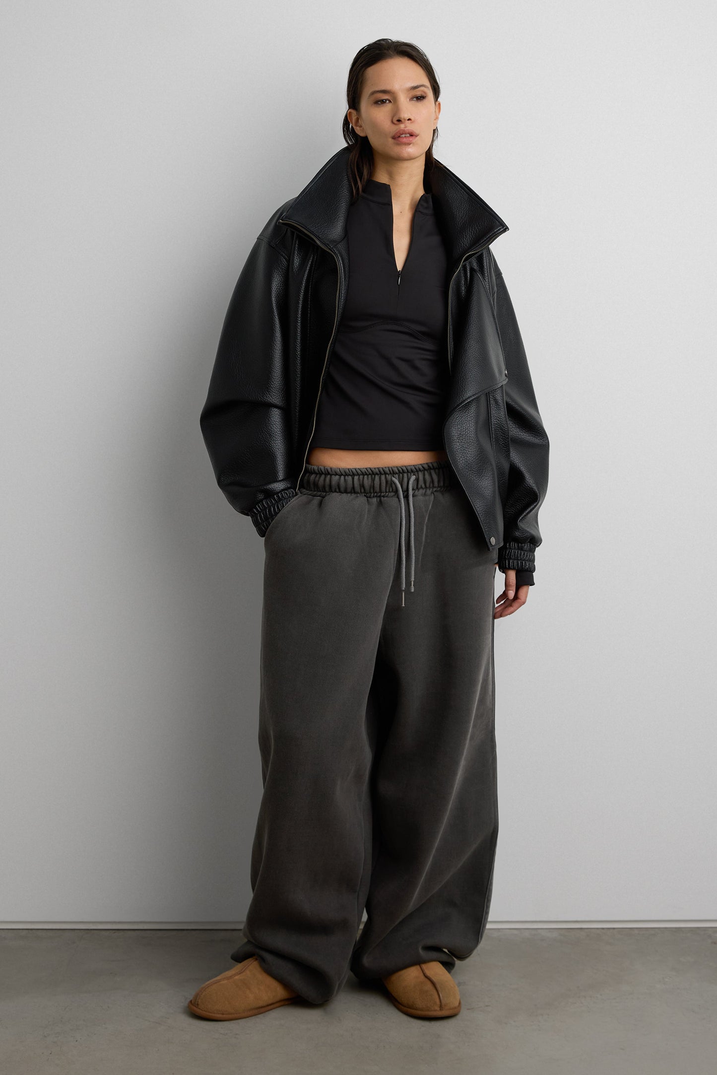FITTED HALF ZIP MOCKNECK LONG SLEEVE TOP