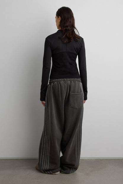 FITTED HALF ZIP MOCKNECK LONG SLEEVE TOP