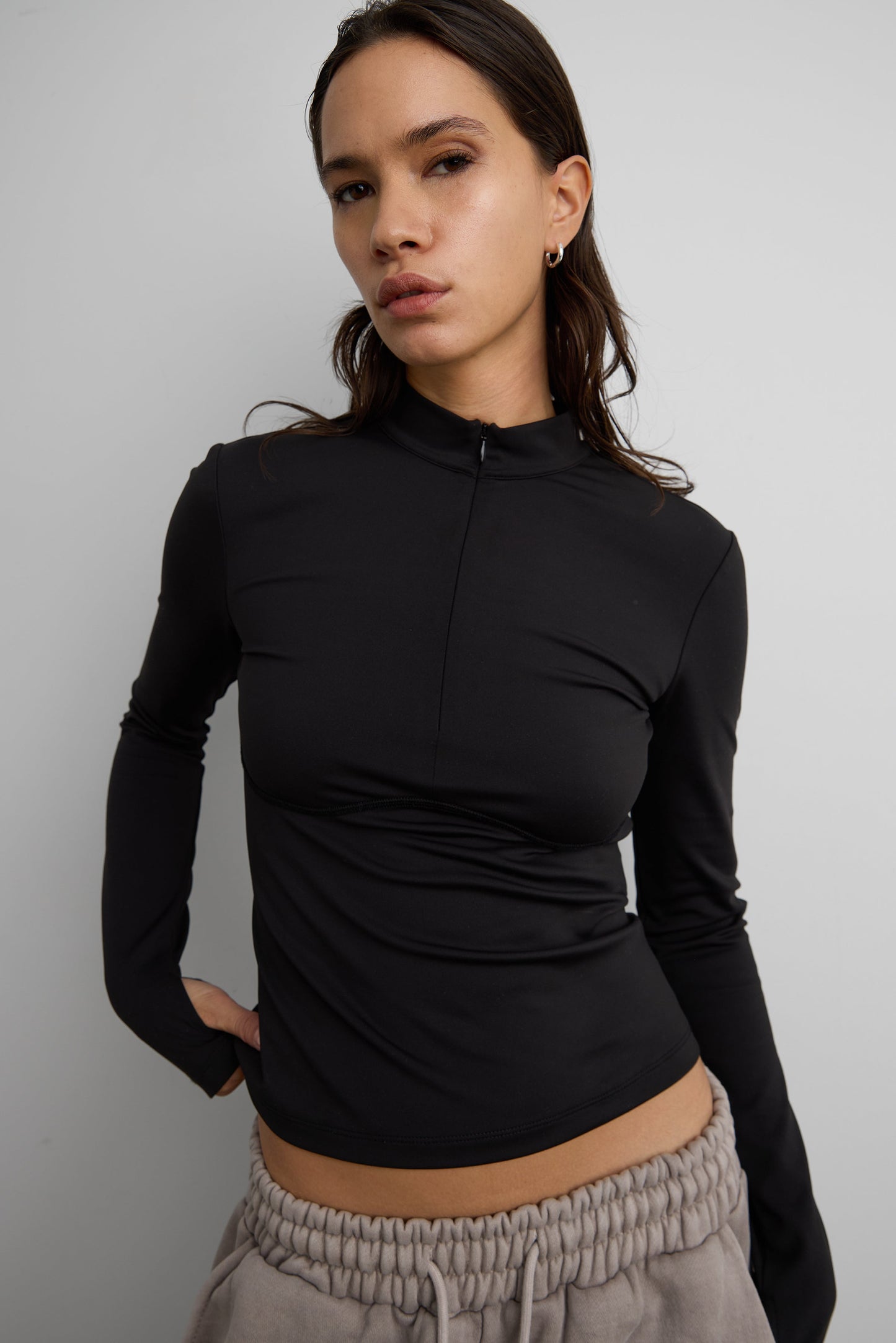 FITTED HALF ZIP MOCKNECK LONG SLEEVE TOP