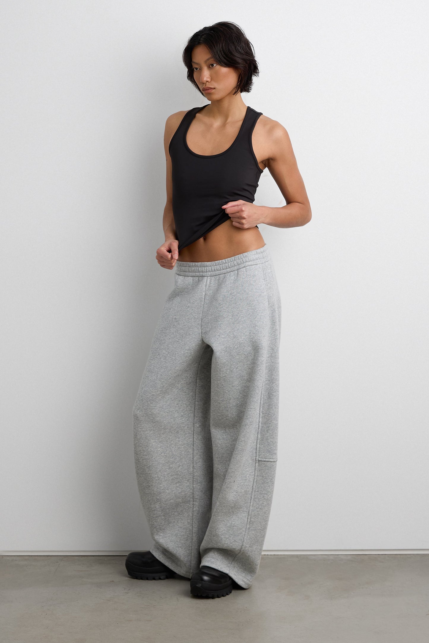 SLIM FIT SCOOP NECK TANK TOP