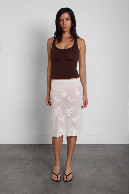 SCOOP NECK CROPPED TANK TOP
