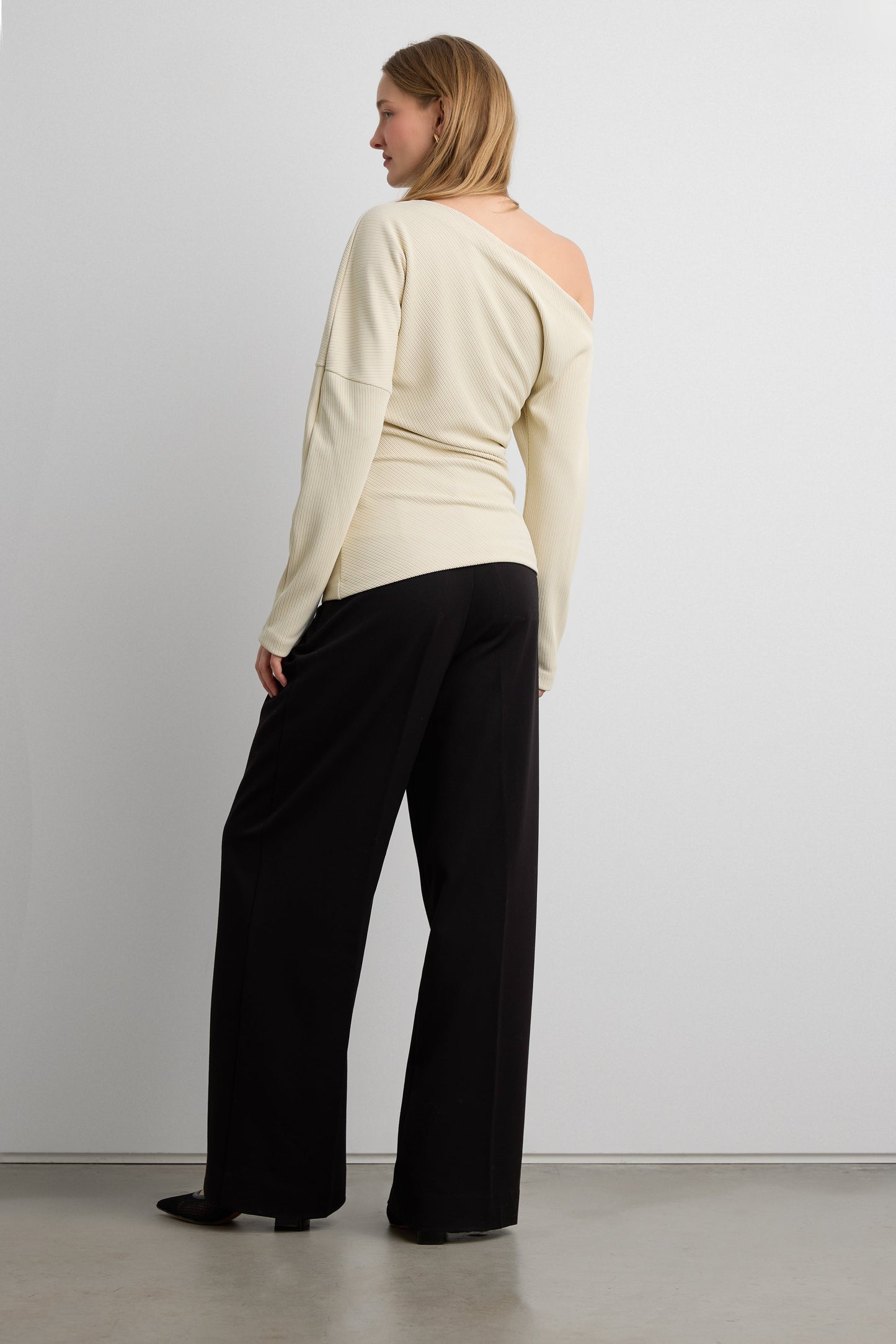 RIBBED KNIT OFF-SHOULDER DRAPED TOP