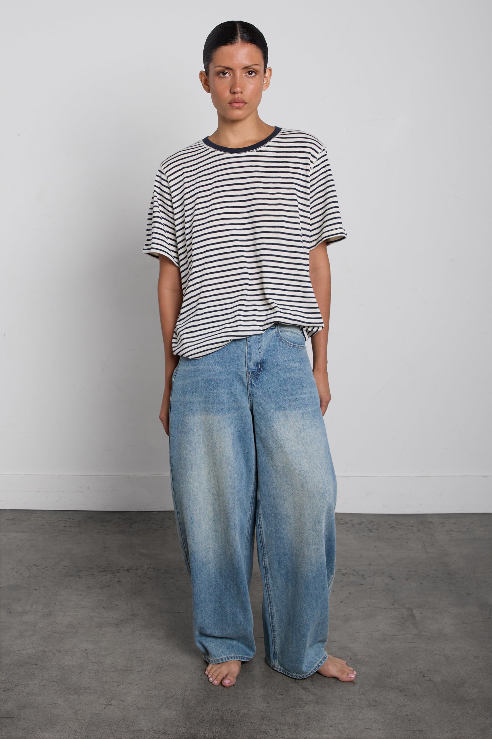 CONTRAST NECK T-SHIRT