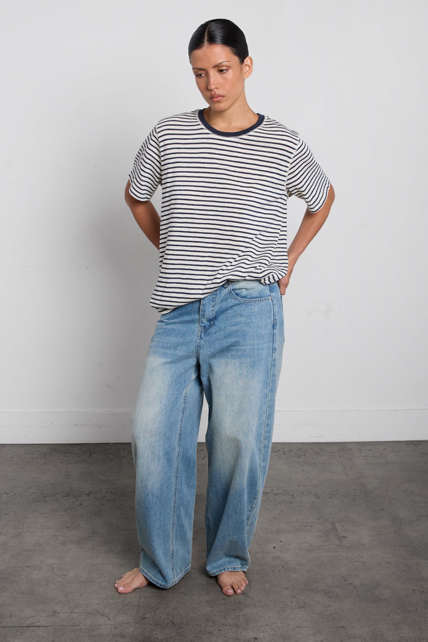 CONTRAST NECK T-SHIRT