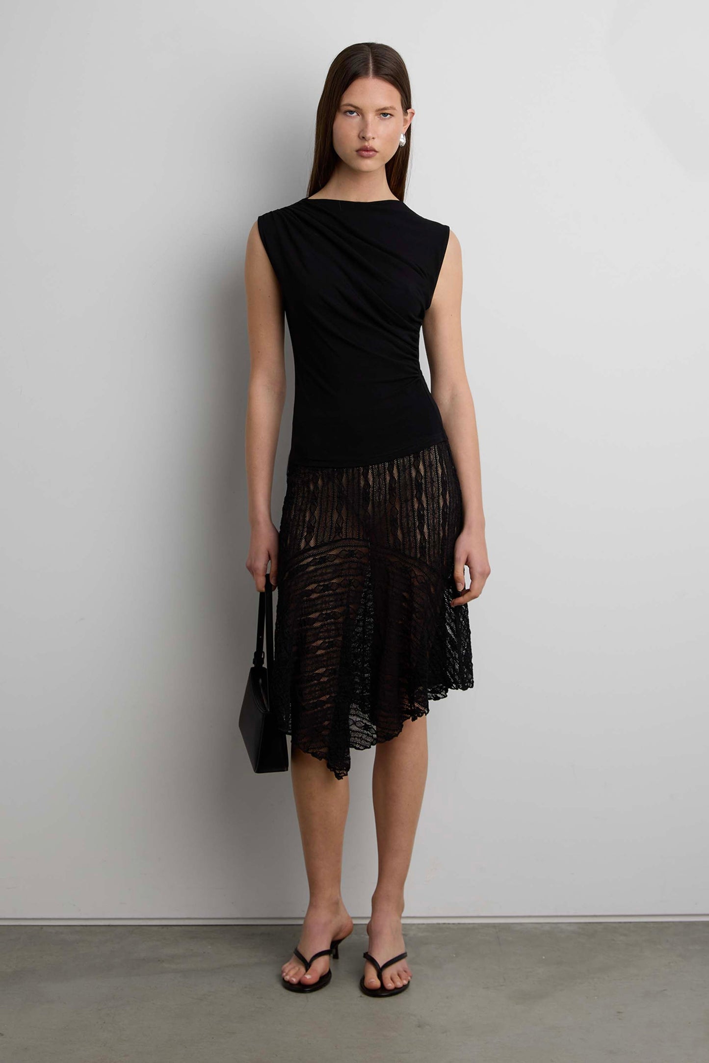 SIDE GATHER SLEEVELESS TOP