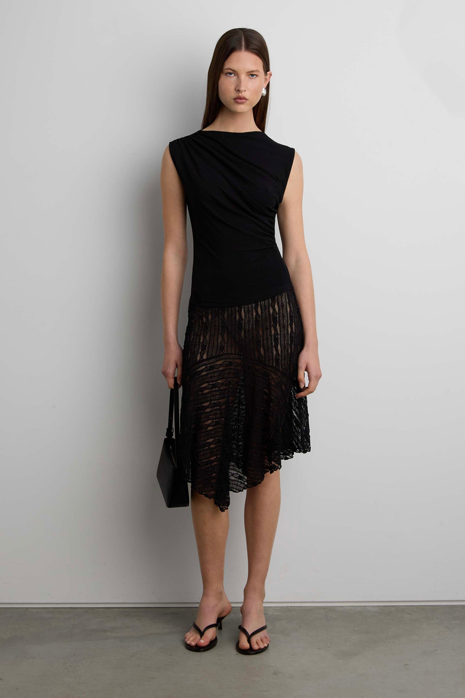 SIDE GATHER SLEEVELESS TOP