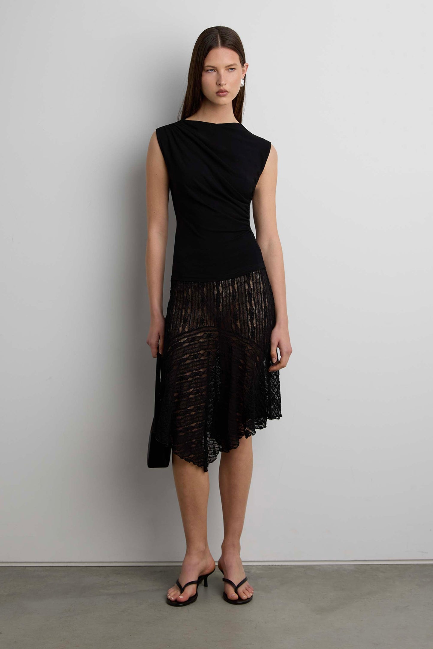SIDE GATHER SLEEVELESS TOP
