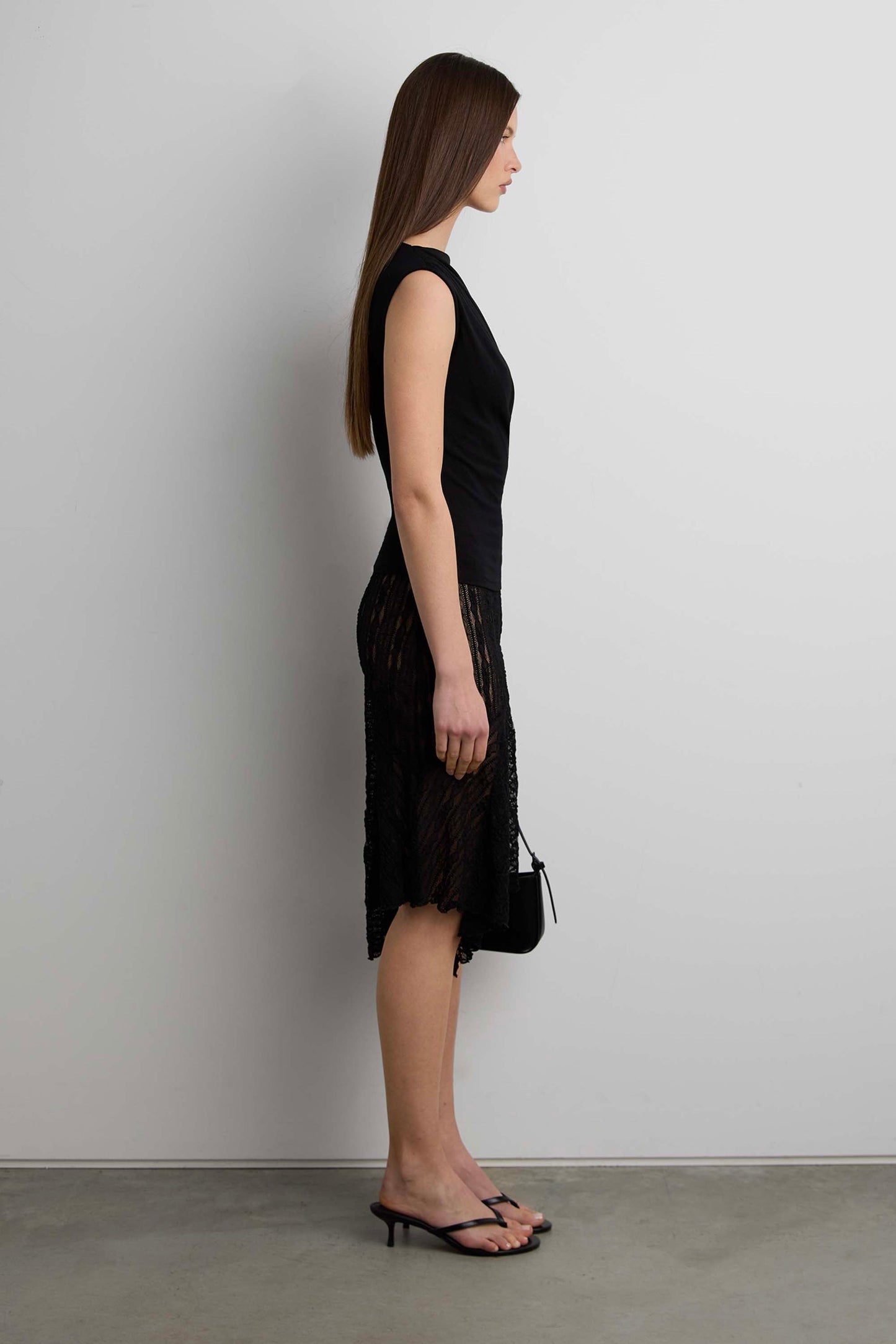 SIDE GATHER SLEEVELESS TOP