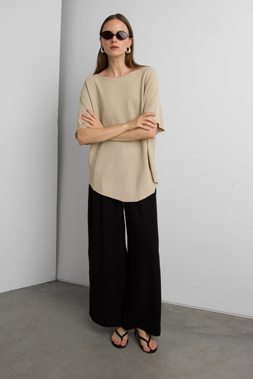 RELAXED LIGHTWEIGHT KNIT TOP