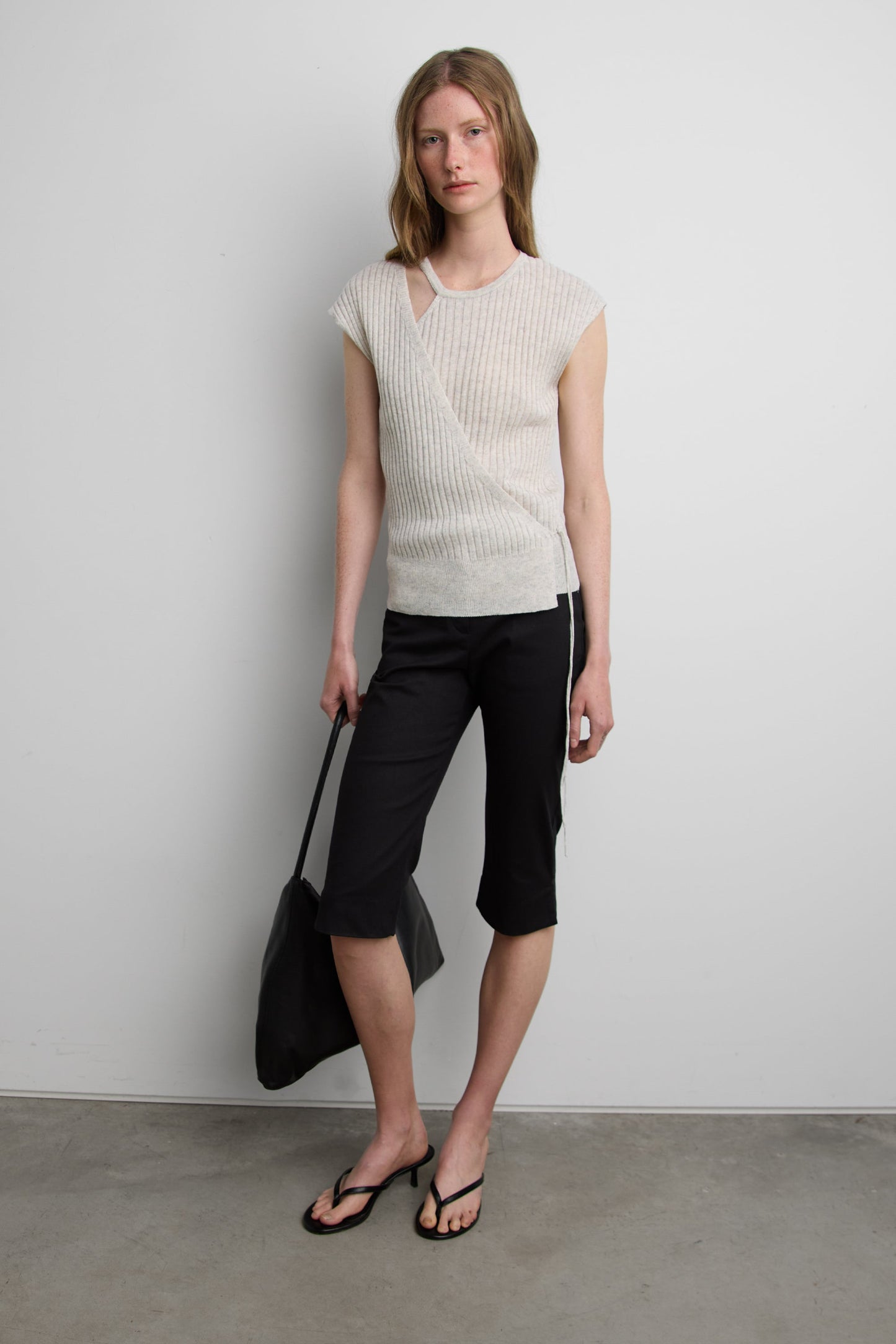 RIBBED CUT OUT TOP WITH TIE FRONT DETAIL